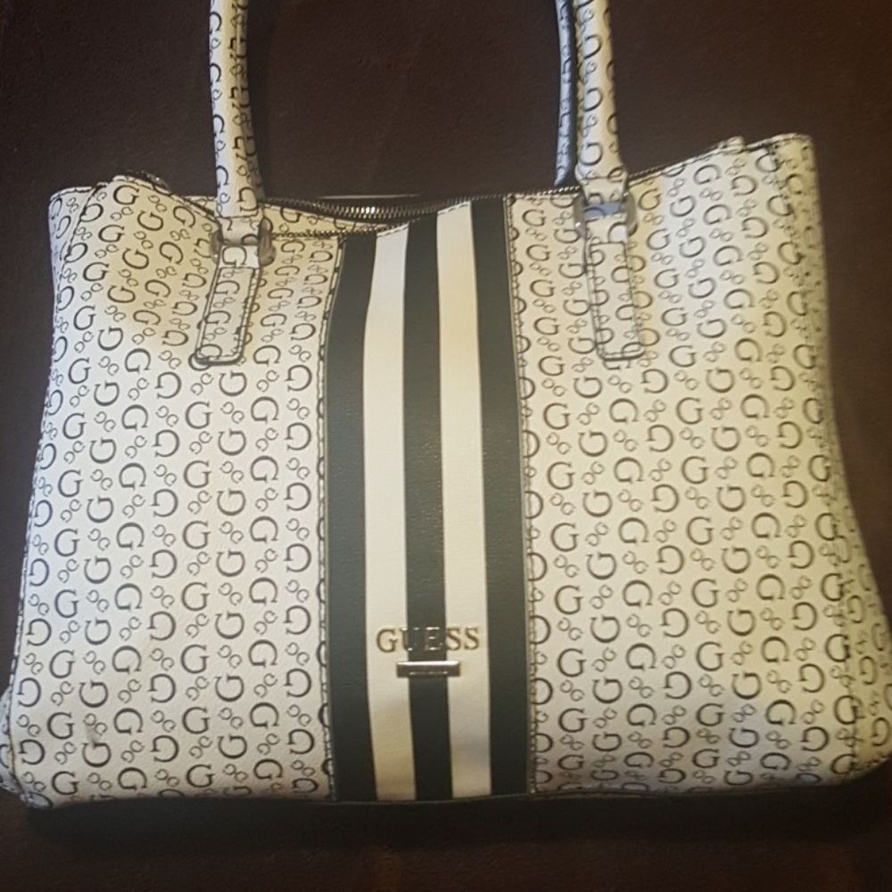 Guess purse